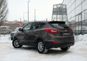 Подержанный автомобиль Hyundai ix35 2014 года (7 фото)