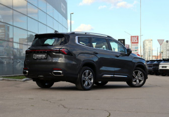 Подержанный автомобиль Geely Okavango 2024 года (5 фото)