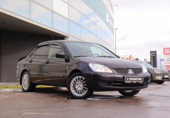 Подержанный автомобиль Mitsubishi Lancer Sedan 2006 года (3 фото)