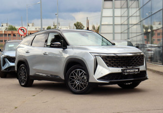 Подержанный автомобиль Geely Atlas 2024 года (3 фото)