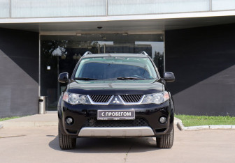 Подержанный автомобиль Mitsubishi Outlander 2008 года (2 фото)