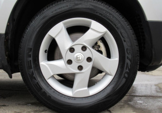 Подержанный автомобиль Renault Duster 2014 года (9 фото)