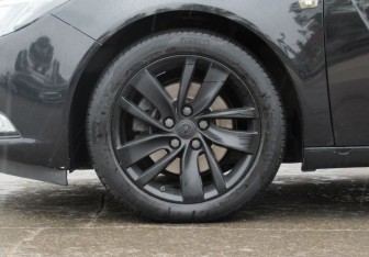 Подержанный автомобиль Opel Insignia Sedan 2012 года (9 фото)