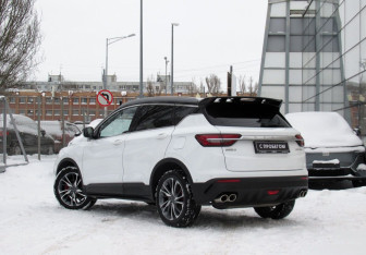 Подержанный автомобиль Geely Coolray 2020 года (7 фото)