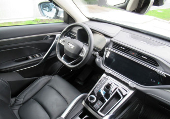 Подержанный автомобиль Belgee X70 2024 года (12 фото)