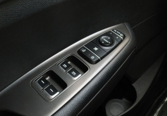 Подержанный автомобиль Kia Optima Sedan 2019 года (19 фото)