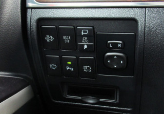 Подержанный автомобиль Toyota Land Cruiser Suv 2020 года (19 фото)