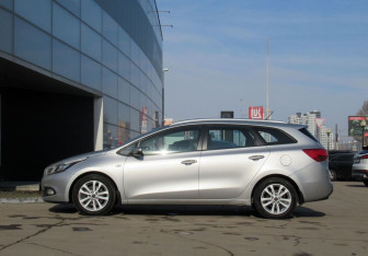 Подержанный автомобиль Kia Ceed Wagon 2015 года (8 фото)