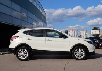 Подержанный автомобиль Nissan Qashqai 2016 года (4 фото)