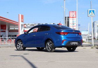 Подержанный автомобиль Kia Rio Sedan 2019 года (7 фото)