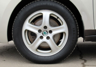 Подержанный автомобиль Skoda Rapid Liftback 2014 года (9 фото)