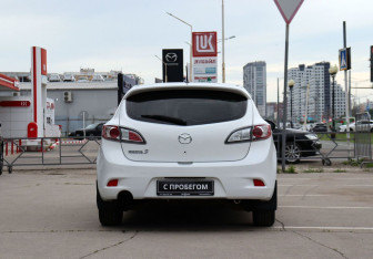 Подержанный автомобиль Mazda 3 Hatchback 2012 года (6 фото)