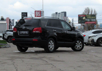 Подержанный автомобиль Kia Sorento 2012 года (5 фото)