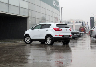 Подержанный автомобиль Kia Sportage 2012 года (7 фото)