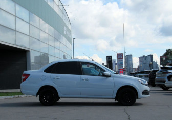Подержанный автомобиль LADA (ВАЗ) Granta Sedan 2023 года (4 фото)