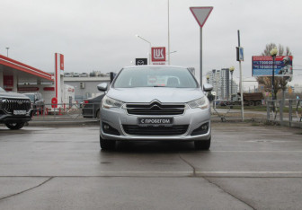 Подержанный автомобиль Citroen C4 Sedan 2013 года (2 фото)