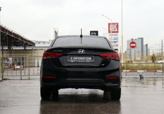 Подержанный автомобиль Hyundai Solaris Sedan 2017 года (6 фото)
