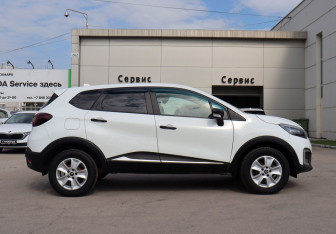 Подержанный автомобиль Renault Kaptur 2016 года (8 фото)