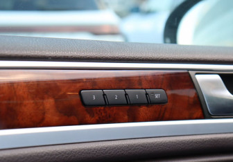 Подержанный автомобиль Volkswagen Touareg 2013 года (17 фото)