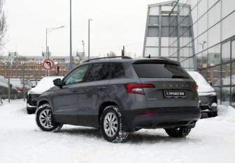 Подержанный автомобиль Skoda Karoq 2021 года (7 фото)