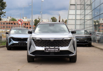 Подержанный автомобиль Geely Atlas 2024 года (2 фото)