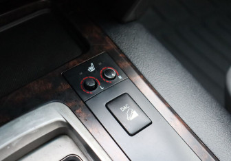 Подержанный автомобиль Toyota Land Cruiser Suv 2008 года (25 фото)