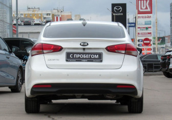 Подержанный автомобиль Kia Cerato Sedan 2018 года (6 фото)