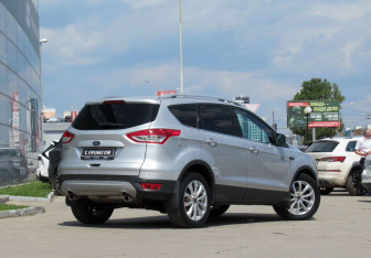 Подержанный автомобиль Ford Kuga 2013 года (5 фото)