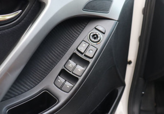 Подержанный автомобиль Hyundai Elantra Sedan 2013 года (13 фото)