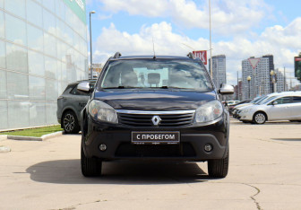Подержанный автомобиль Renault Sandero 2011 года (2 фото)
