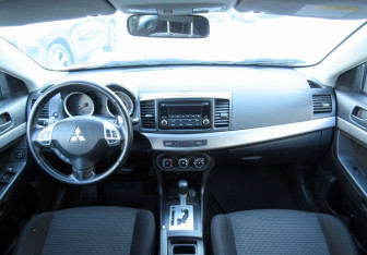 Подержанный автомобиль Mitsubishi Lancer Hatchback 2008 года (13 фото)