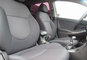 Подержанный автомобиль Hyundai Solaris Hatchback 2014 года (11 фото)