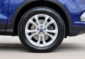 Подержанный автомобиль Ford Kuga 2017 года (9 фото)