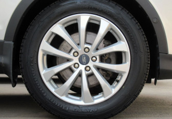 Подержанный автомобиль Ford Kuga 2013 года (9 фото)