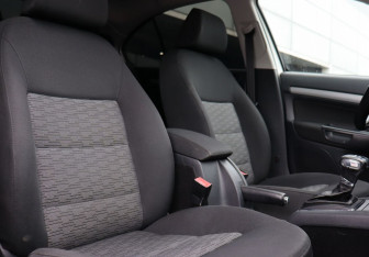 Подержанный автомобиль Skoda Octavia Liftback 2011 года (11 фото)