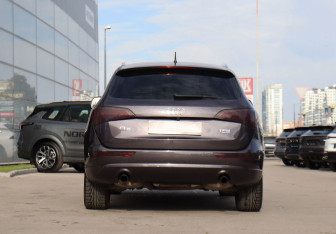 Подержанный автомобиль Audi Q5 2010 года (6 фото)