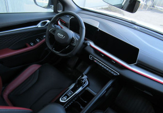 Подержанный автомобиль Geely Coolray 2024 года (12 фото)