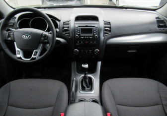 Подержанный автомобиль Kia Sorento 2012 года (12 фото)