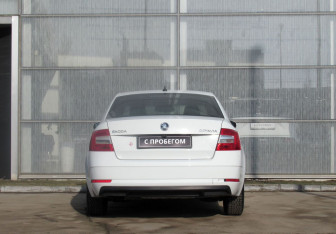 Подержанный автомобиль Skoda Octavia Liftback 2017 года (6 фото)