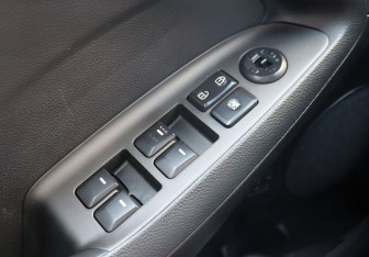 Подержанный автомобиль Kia Cerato Sedan 2015 года (16 фото)