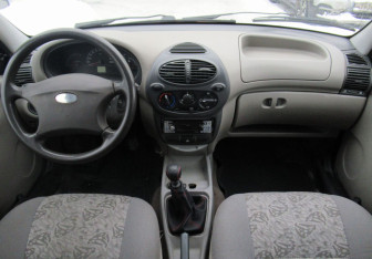 Подержанный автомобиль LADA (ВАЗ) Kalina Sedan 2005 года (13 фото)