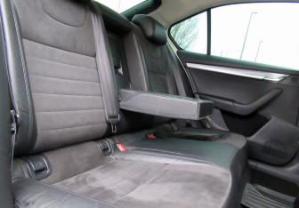 Подержанный автомобиль Skoda Octavia Liftback 2015 года (22 фото)