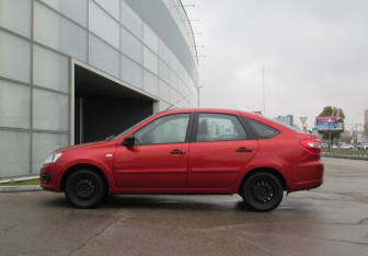 Подержанный автомобиль LADA (ВАЗ) Granta Liftback 2017 года (8 фото)