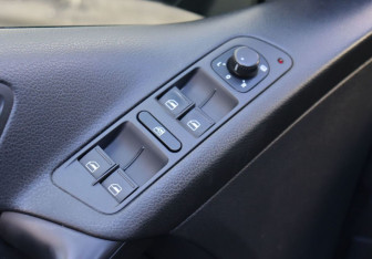 Подержанный автомобиль Volkswagen Tiguan 2013 года (17 фото)