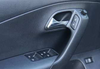 Подержанный автомобиль Volkswagen Polo Sedan 2018 года (15 фото)