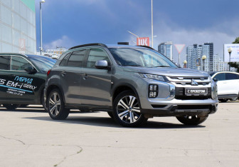 Подержанный автомобиль Mitsubishi ASX 2021 года (3 фото)