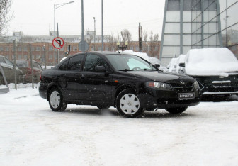 Подержанный автомобиль Nissan Almera Sedan 2004 года (3 фото)