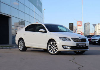 Подержанный автомобиль Skoda Octavia Liftback 2013 года (3 фото)