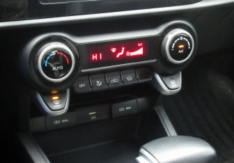 Подержанный автомобиль Kia Rio Sedan 2021 года (19 фото)