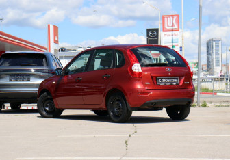 Подержанный автомобиль LADA (ВАЗ) Kalina Hatchback 2017 года (7 фото)